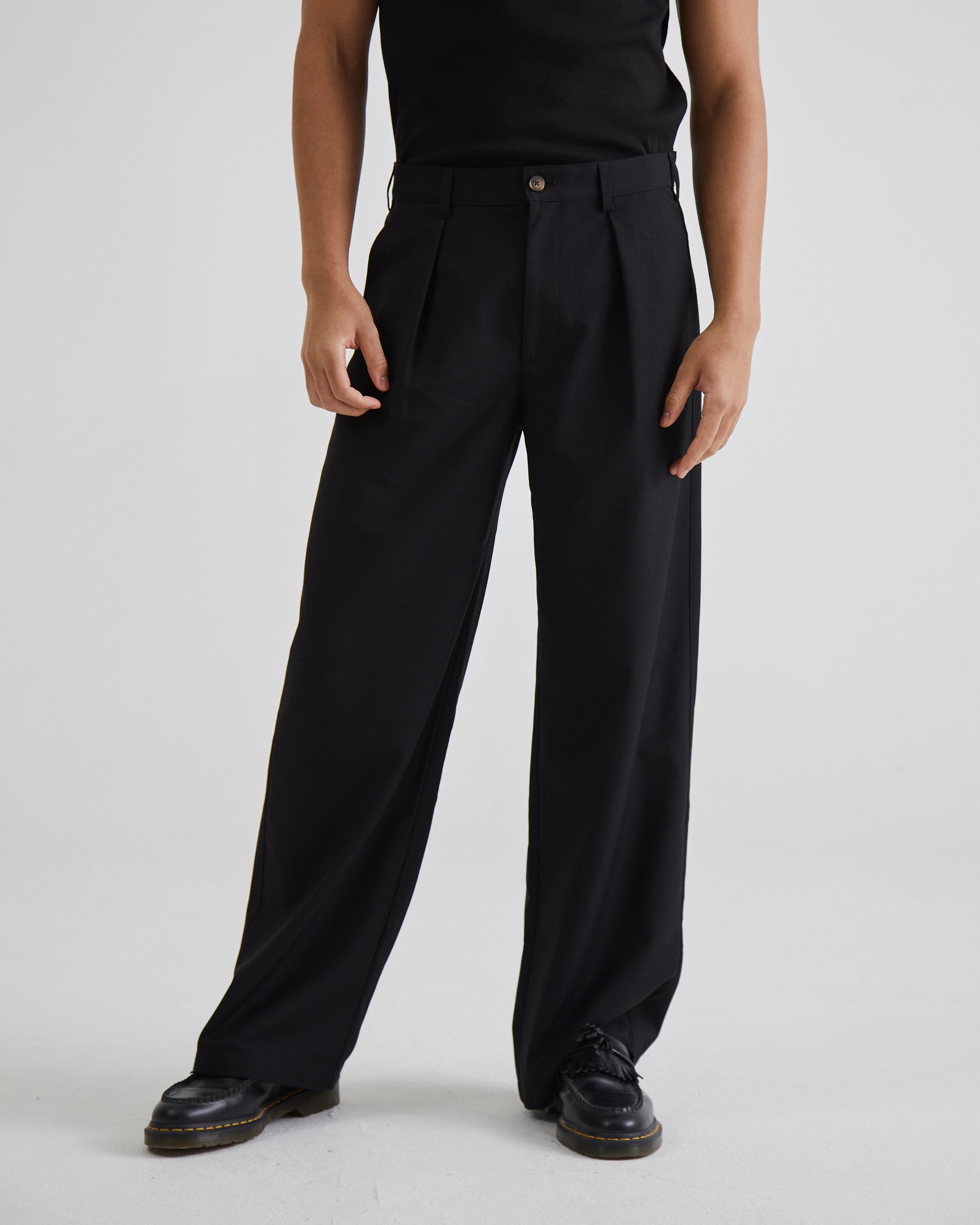 Soho Pleated Comfort Straight Pants